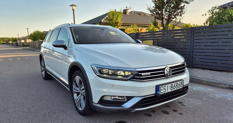 Volkswagen Passat cena 79990 przebieg: 196200, rok produkcji 2016 z Sieradz małe 211